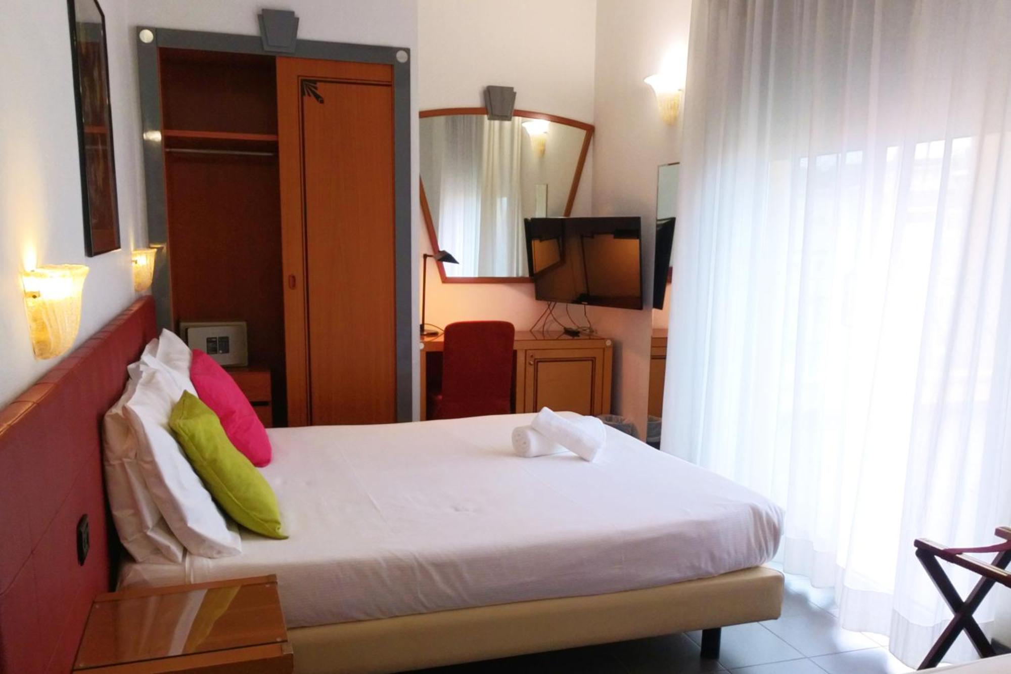 Hotel Nettunia Rimini Rum bild