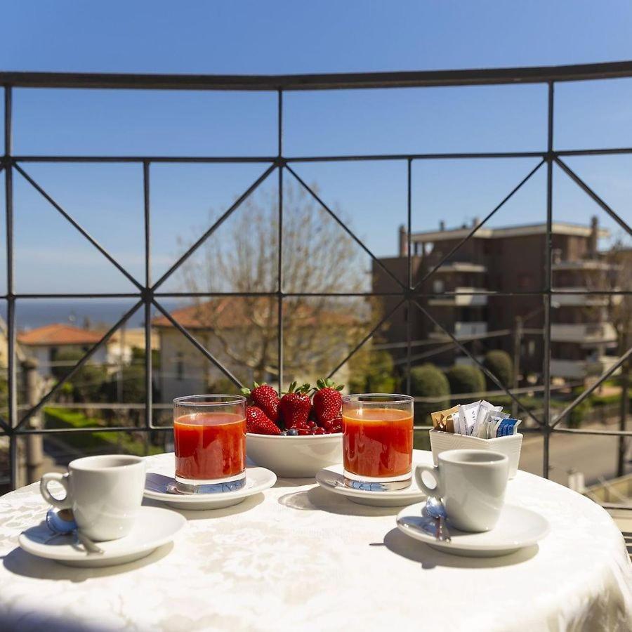 Hotel Nettunia Rimini Exteriör bild
